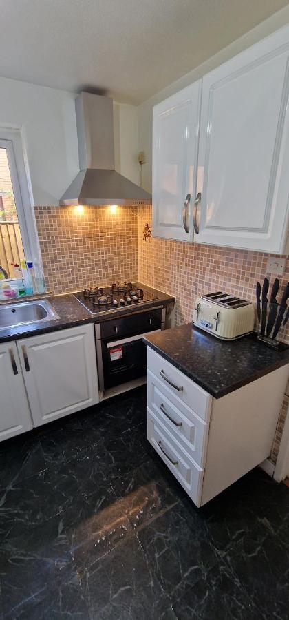 Cozy Double Bedroom In Zone 1-2 Central 런던 외부 사진