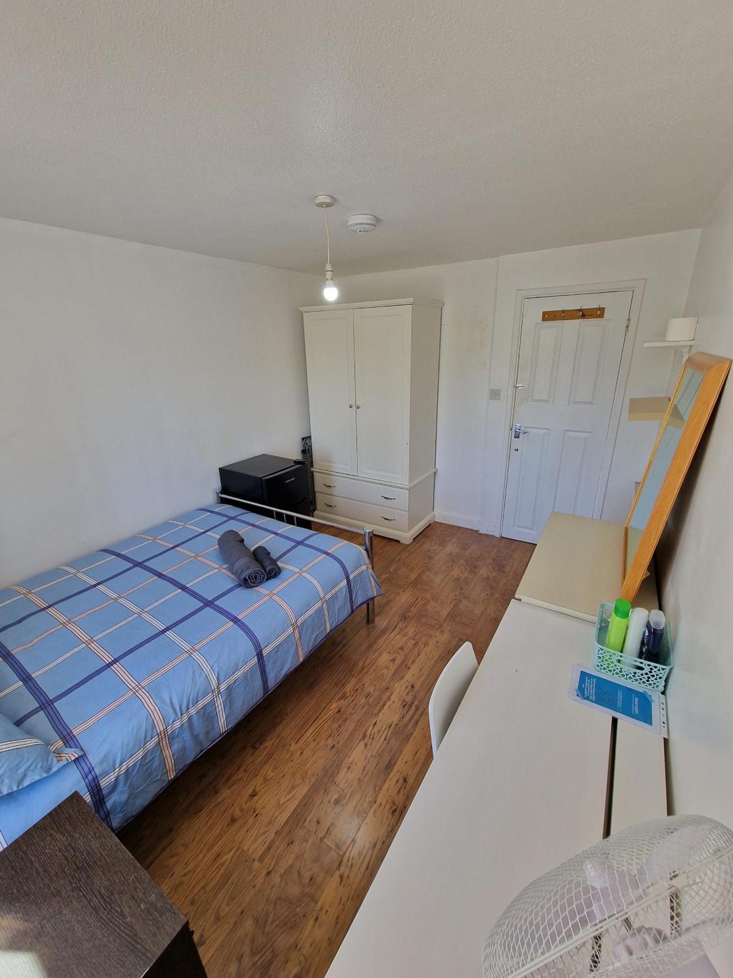 Cozy Double Bedroom In Zone 1-2 Central 런던 외부 사진